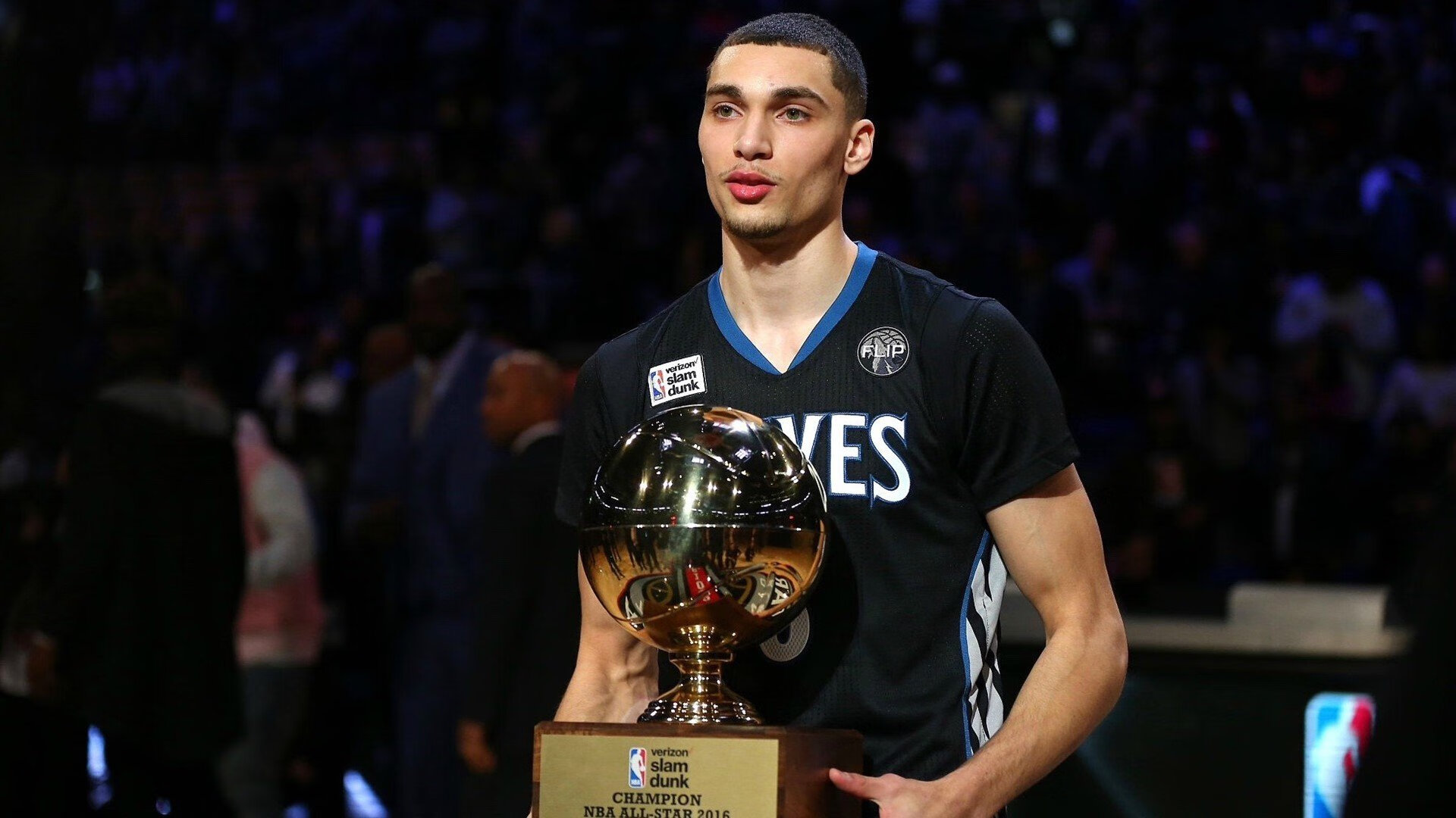 斯密斯：以精准传球与快速反应，成为全黑队的攻防桥梁，斯密07